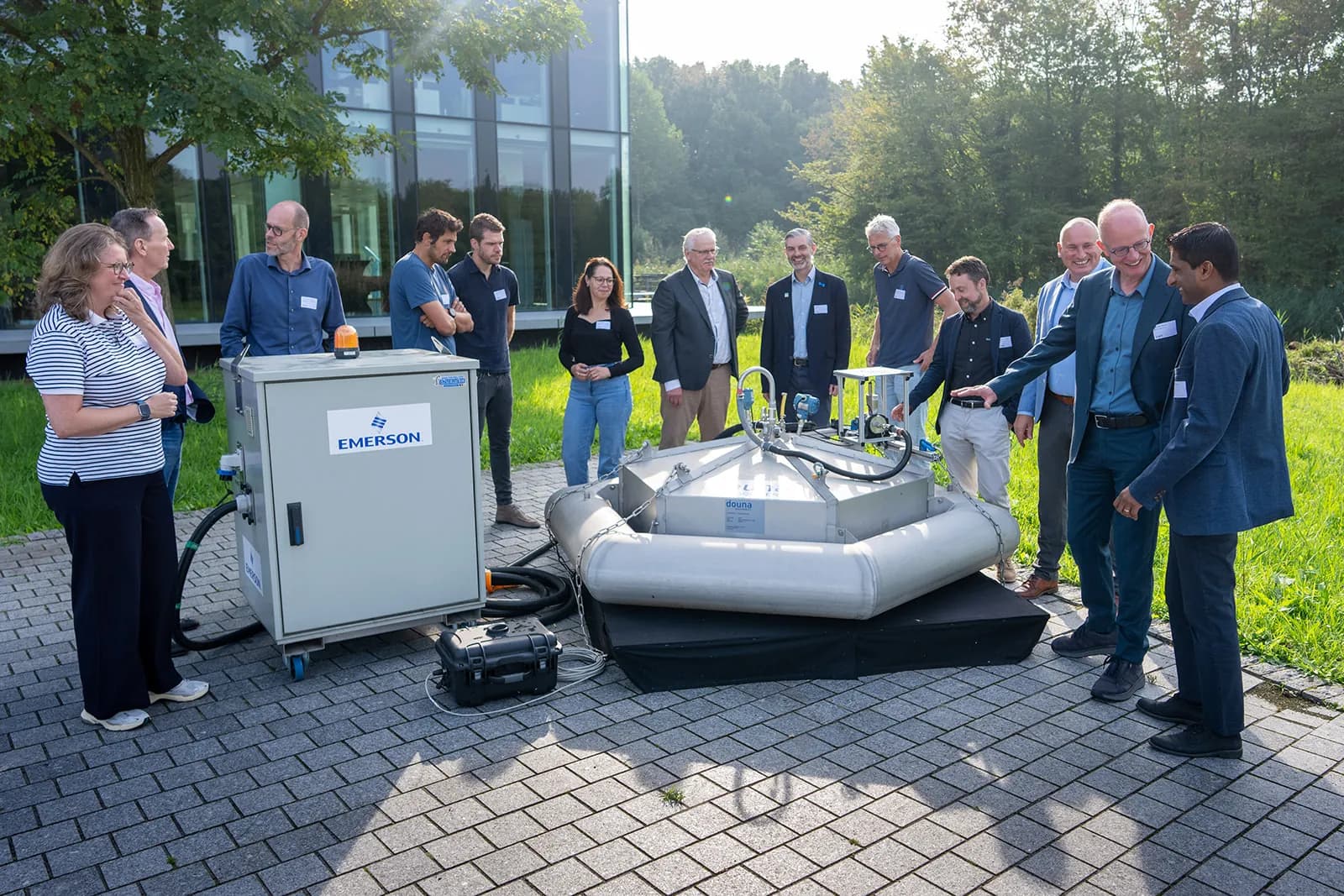 Floating hood van Douna voor Nâ‚‚O-metingen op de Nâ‚‚O-dag bij KWR in Nieuwegein